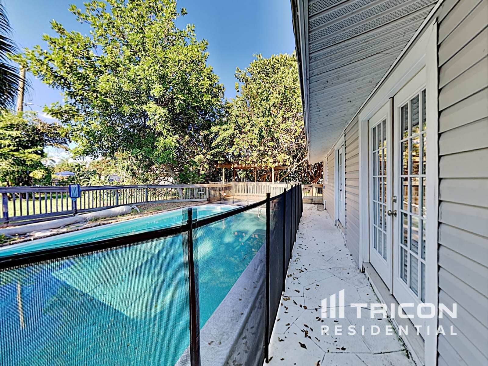 Building Photo - 5560 Waneta Pl