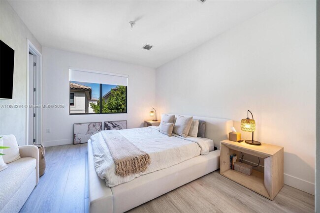 Building Photo - 4408 NW 80th Ave