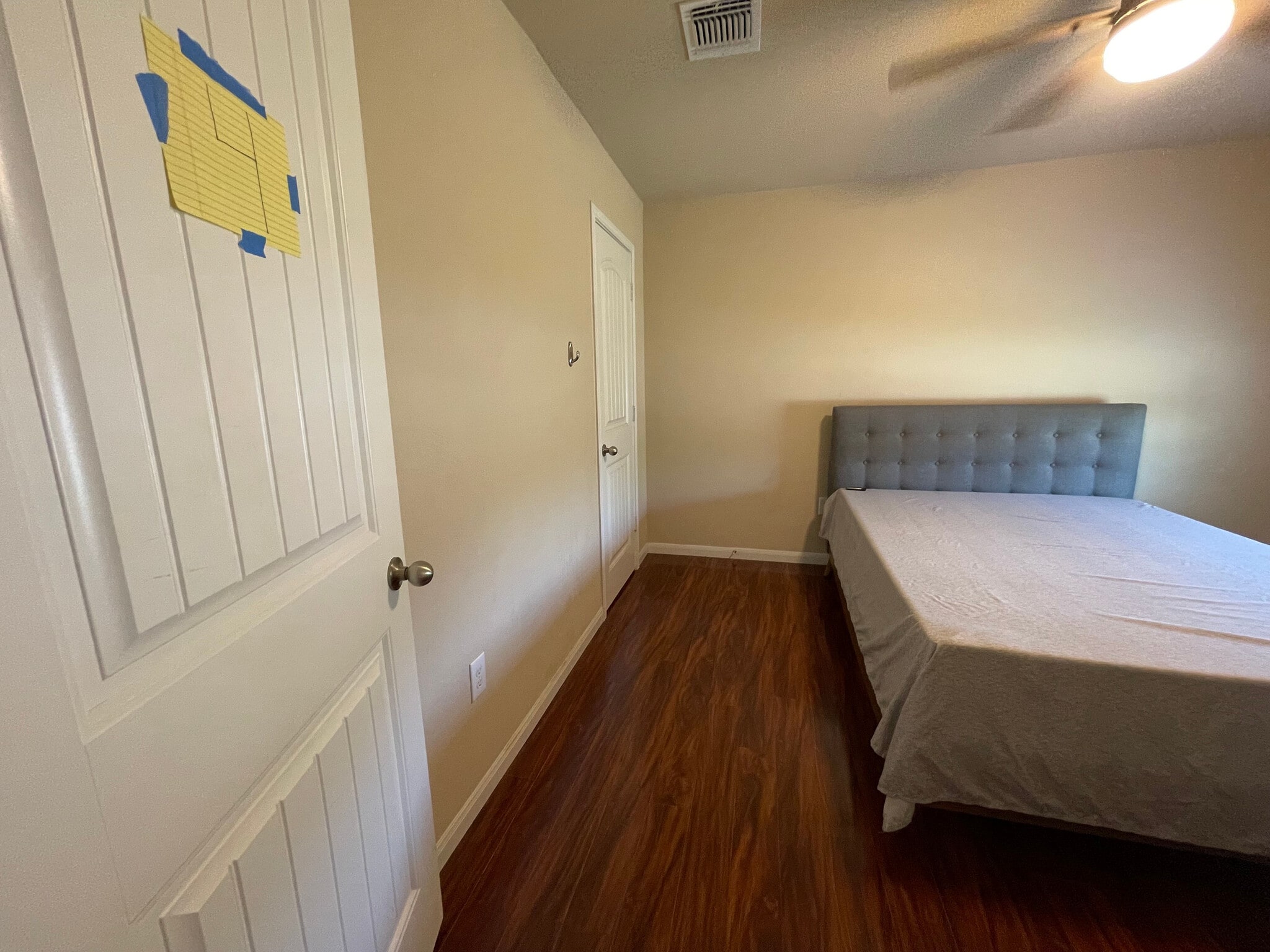 Building Photo - Room in Single Family Home on Bettylou Ln