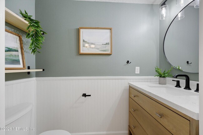 Building Photo - 334 Scrub Jay Dr