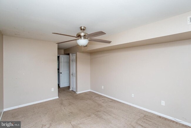 Building Photo - 10014 Beacon Hill Dr