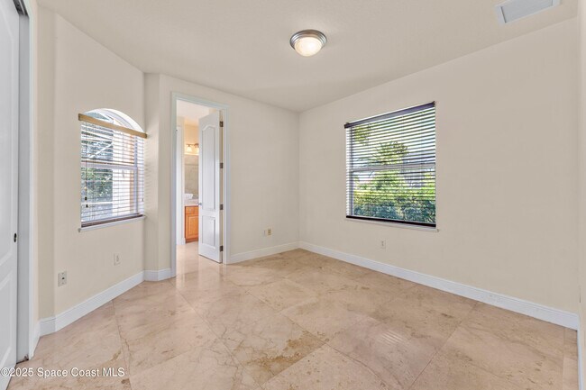Building Photo - 3631 Thurloe Dr