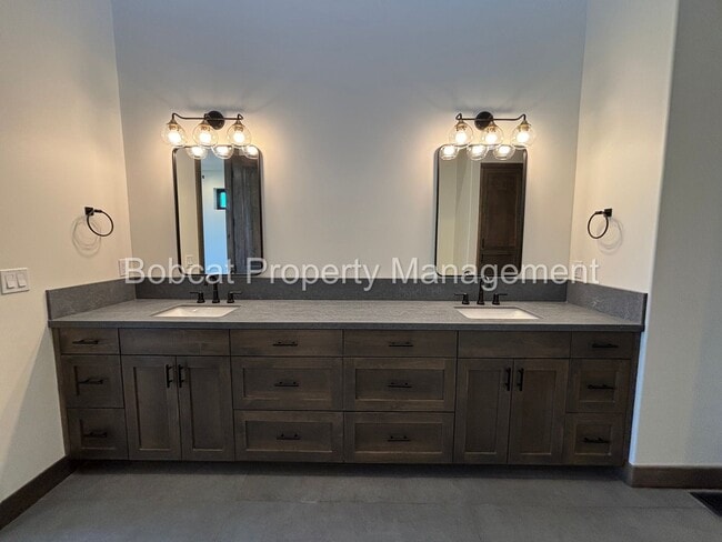 Building Photo - Brand New, Mountain Modern Home on Genoa R...