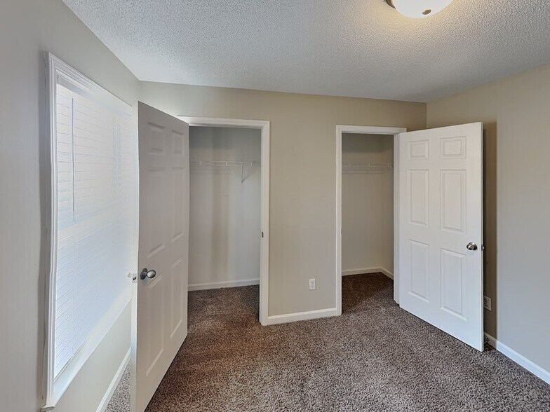 Building Photo - 1253 Travers Ln