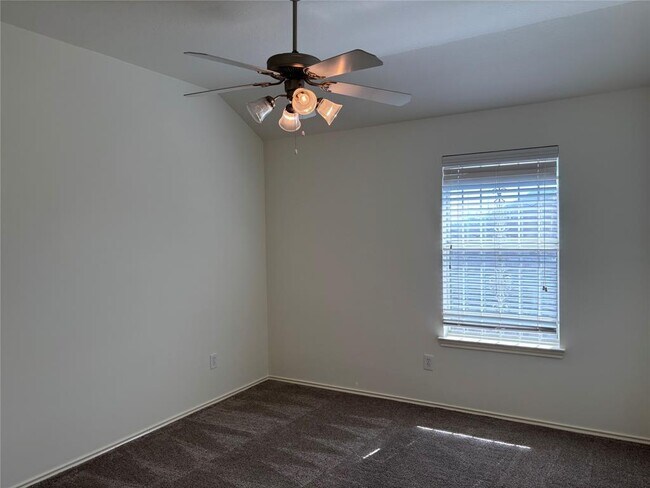 Building Photo - 21223 Colton Cove Dr