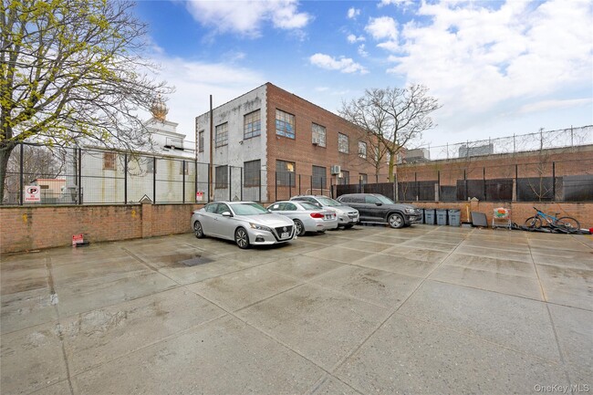 Building Photo - 172-18 Jamaica Ave