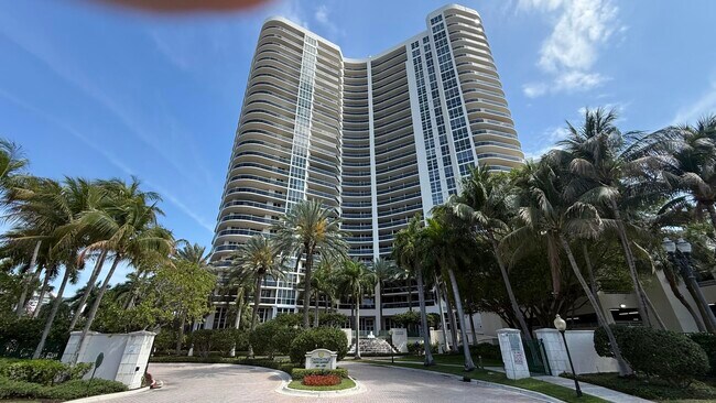 Building Photo - 3200 N Ocean Blvd