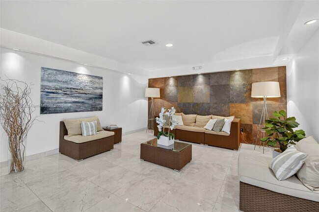 Building Photo - 9250 W Bay Harbor Dr