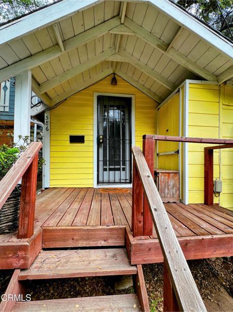 Building Photo - 586 Los Rocas Dr