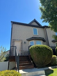 Building Photo - GET $1000 OFF THE FIRST MONTHS RENT!!!