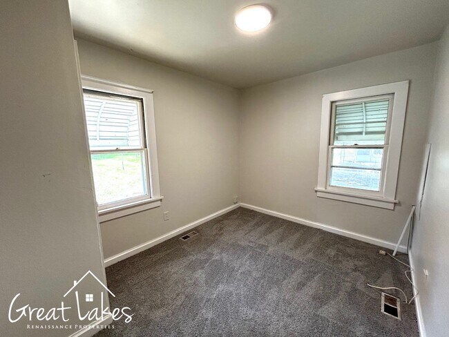 Building Photo - 24601 Tallman Ave