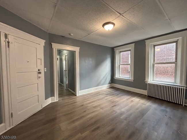 Building Photo - 524 E Jersey St