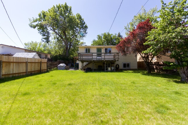 Building Photo - 6210 W Poplar St