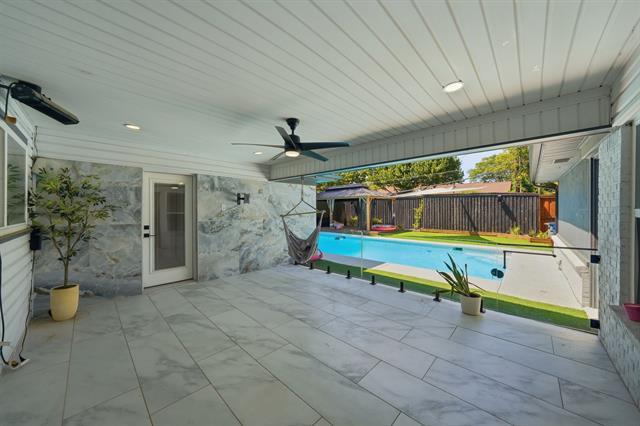 Building Photo - 7765 El Pensador Dr