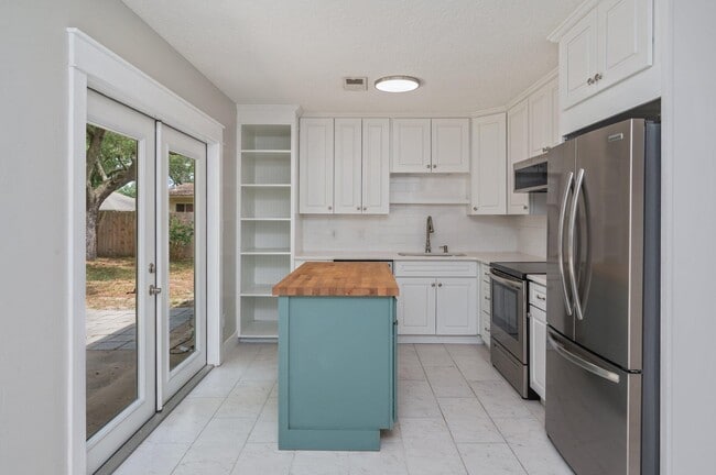 Building Photo - 30 Woodham Ave