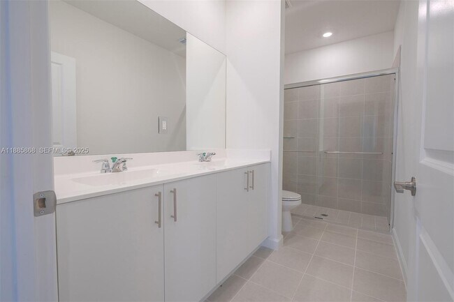 Building Photo - 2972 SE 23rd Ave