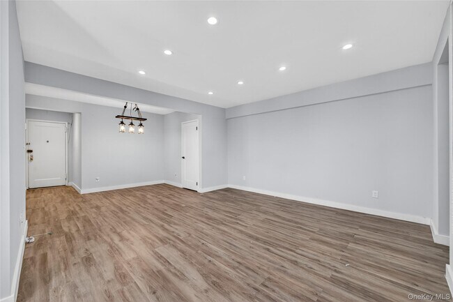 Building Photo - 170-06 Crocheron Ave