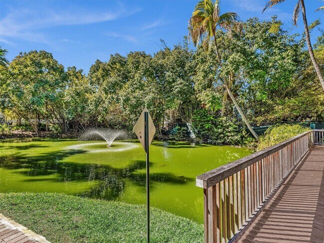 Building Photo - 101 Crandon Blvd