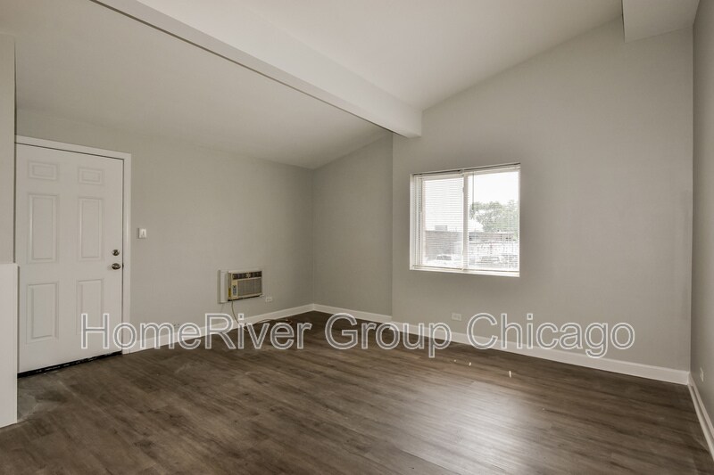 Building Photo - 17 N Hillside Ave