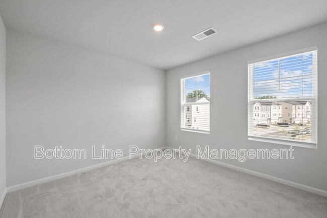 Building Photo - 1129 Lily Loch Wy