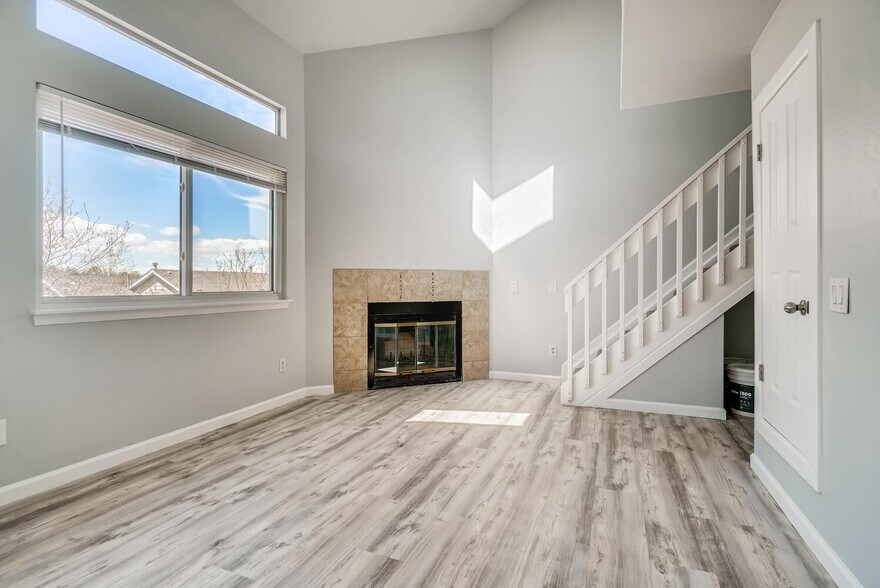 Building Photo - 1342 S Cathay Ct