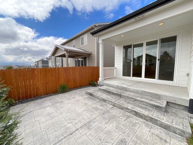 Building Photo - 3 Bedroom Home Available Near N Powers Blvd & Dublin Blvd!