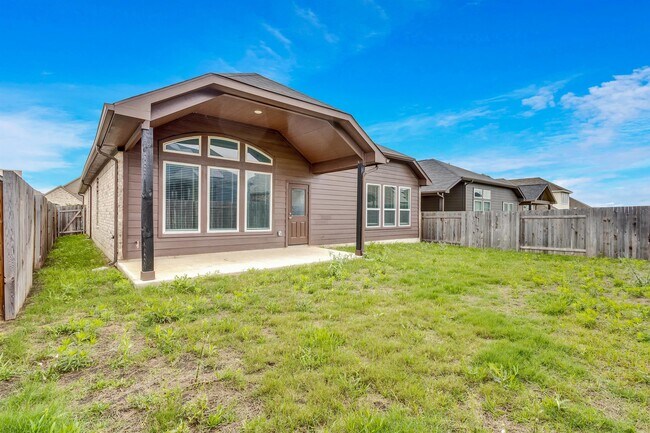 Building Photo - 211 Short Leaf Dr