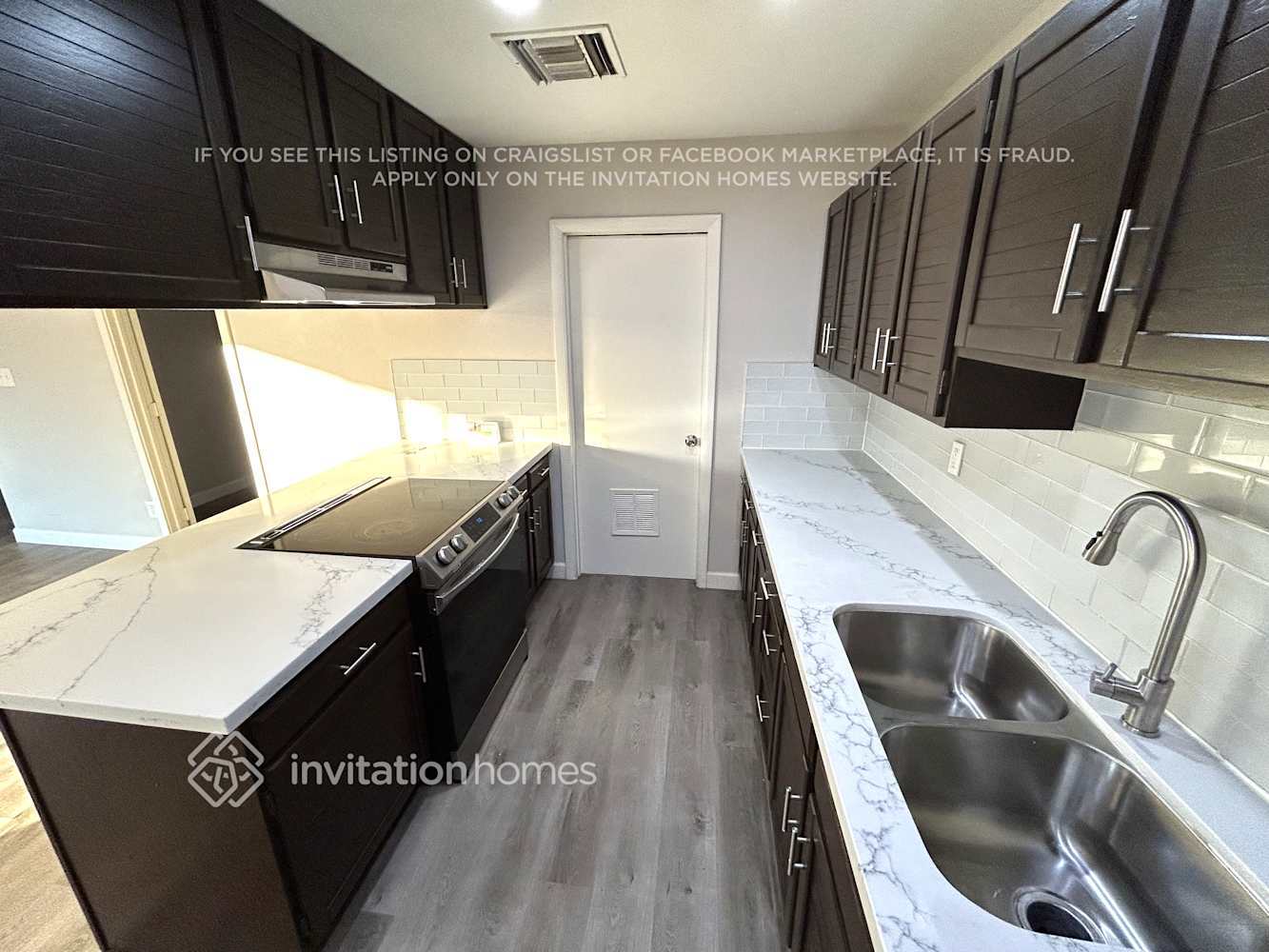 Building Photo - 3817 W Cactus Wren Dr