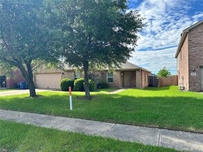 Building Photo - 1308 Divine Dr