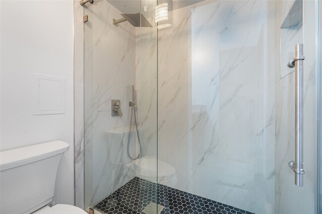Building Photo - 10615 Briar Forest Dr