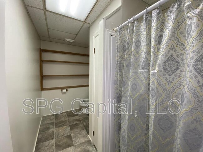 Building Photo - 19 N Main St