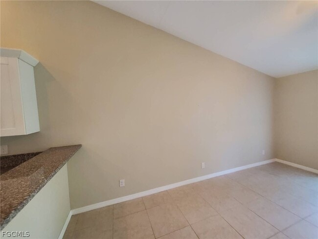 Building Photo - 4701 SE 4th Pl