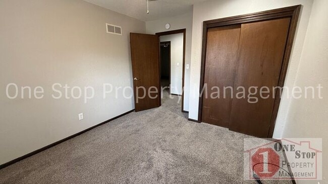 Building Photo - Beautiful Split Level Home w/ 4 Bedroom an...