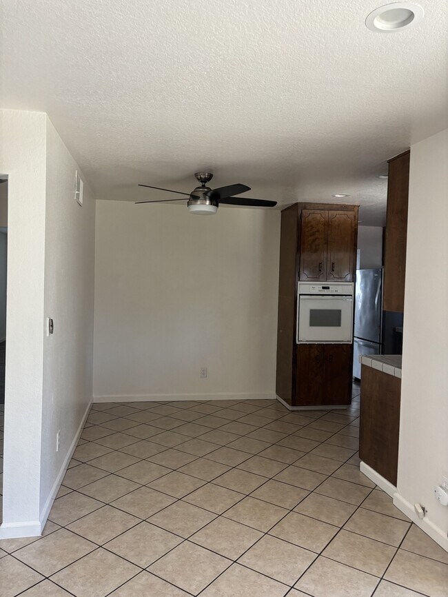 Building Photo - Modesto 3 Bedroom, 2 Bath Solar-Powered Home in the Sonoma School District