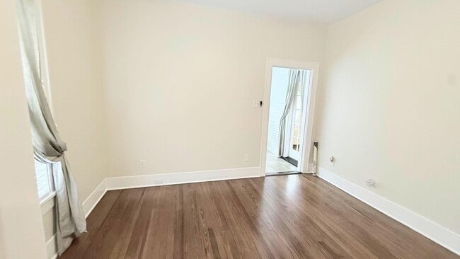 Building Photo - 2220 Avalon Pl