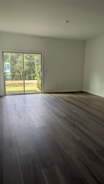 Building Photo - 559 Holly Lakes Dr