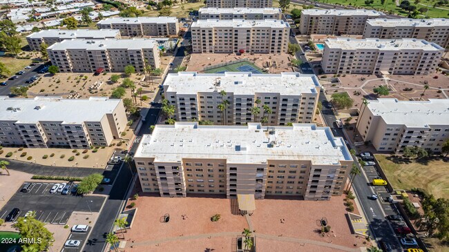 Building Photo - 7930 E Camelback Rd