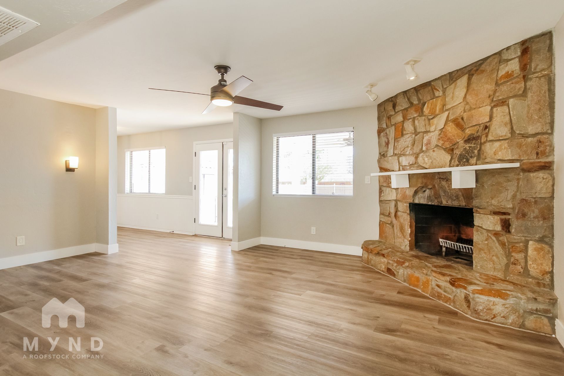 Building Photo - 7043 E Hearn Rd