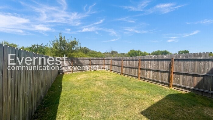 Building Photo - 7037 Elm Cv