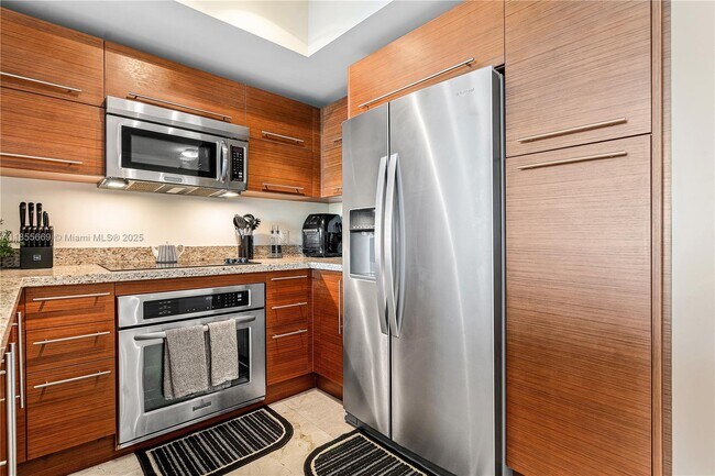Building Photo - 2641 N Flamingo Rd