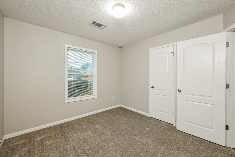 Building Photo - 2120 Crown Park Dr