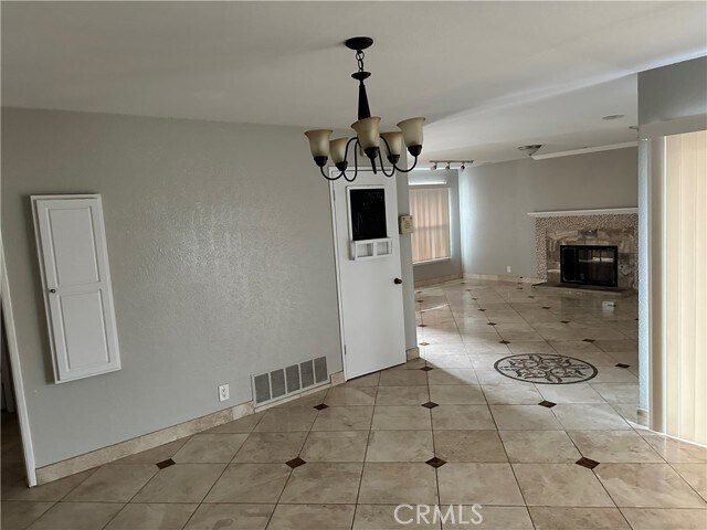 Building Photo - 4701 Sharon Dr