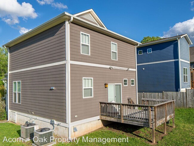 Building Photo - 3 br, 2.5 bath House - 910 Scout Dr