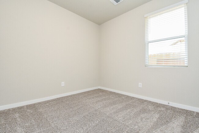 Building Photo - 2022 W Darlington Oak Ct