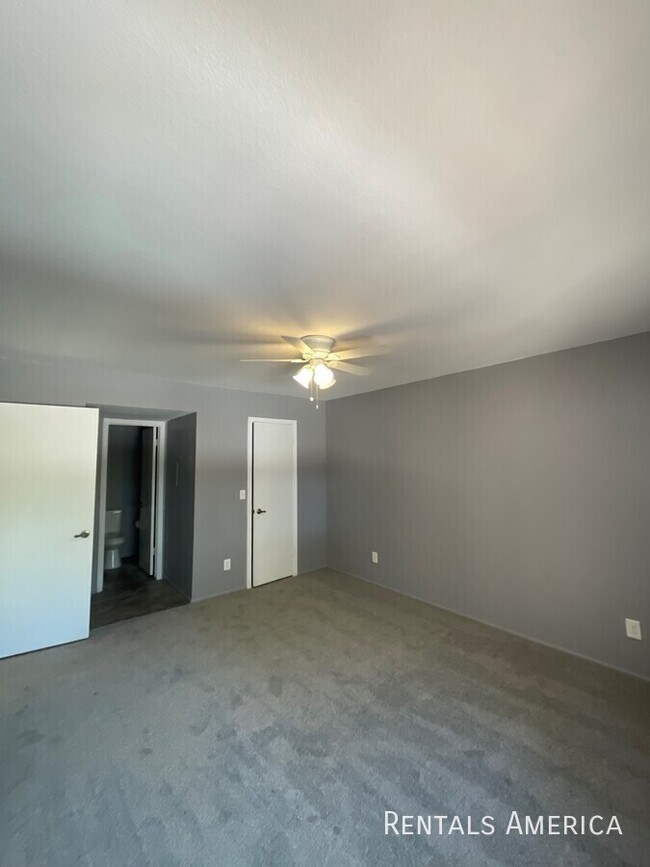 Building Photo - Updated Condo Available in Dobson Ranch!