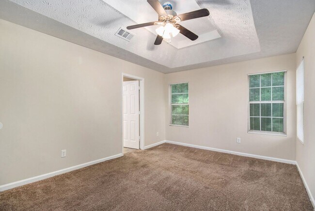 Building Photo - 3 Bedroom 2.5 Bath Home