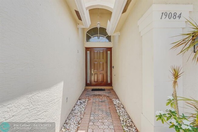 Building Photo - 19084 Skyridge Cir