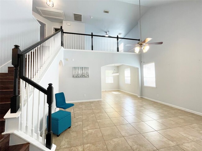 Building Photo - 26330 Longview Creek Dr