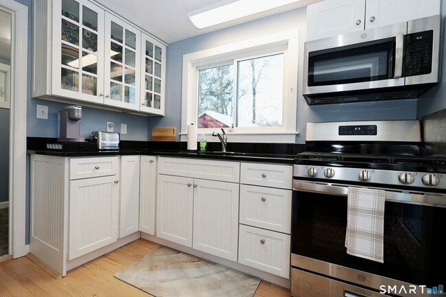 Building Photo - 6 Indian Ave