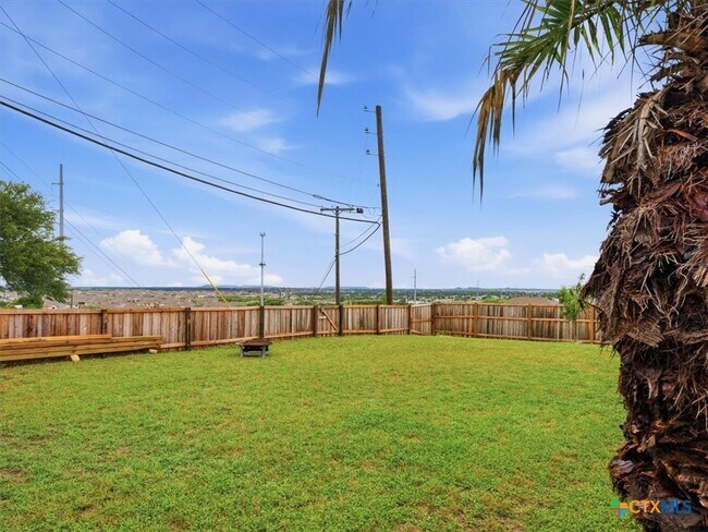 Building Photo - 1200 Lancelot Dr